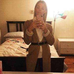 Meet your Posher, Mariely